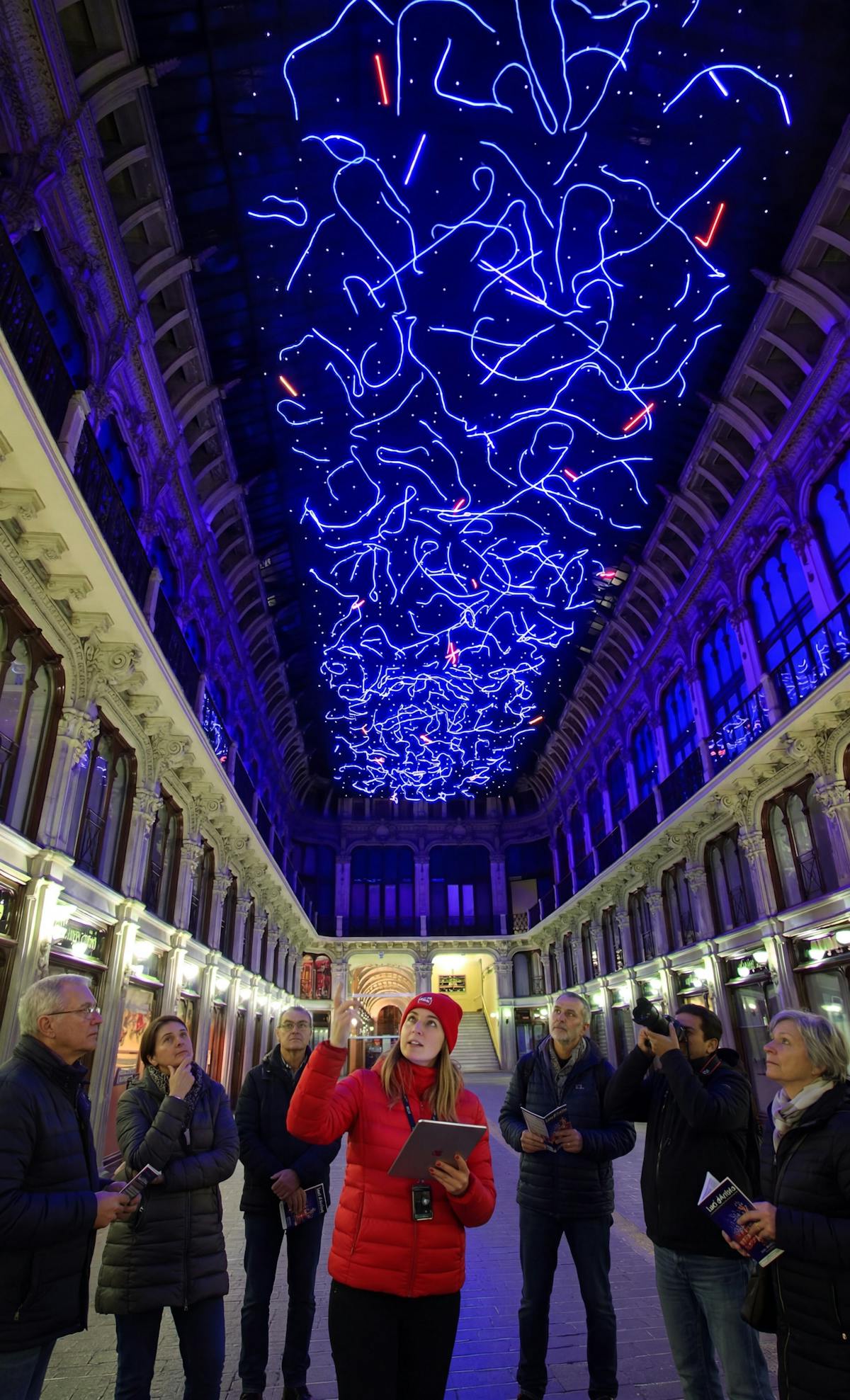 Visita guidata a piedi “Luci d'Artista” con degustazione di Bicerin