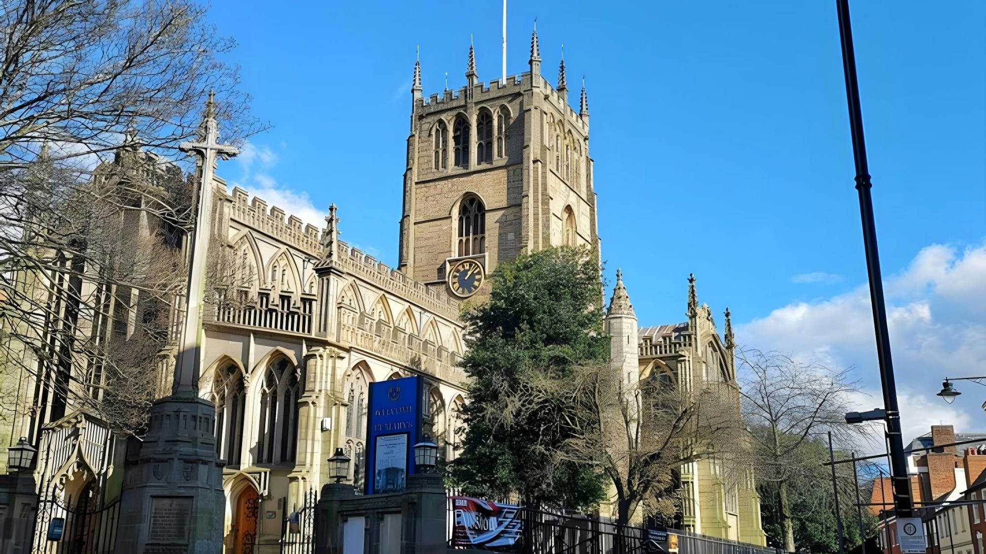 Nottingham's secrets with Robin Hood city adventure game