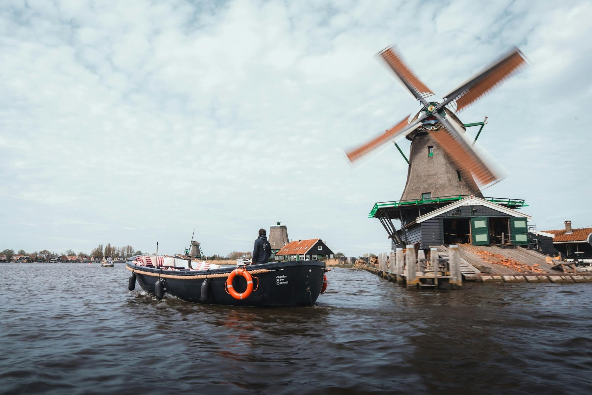 Zaanse Schans windmills boat tour with live guide