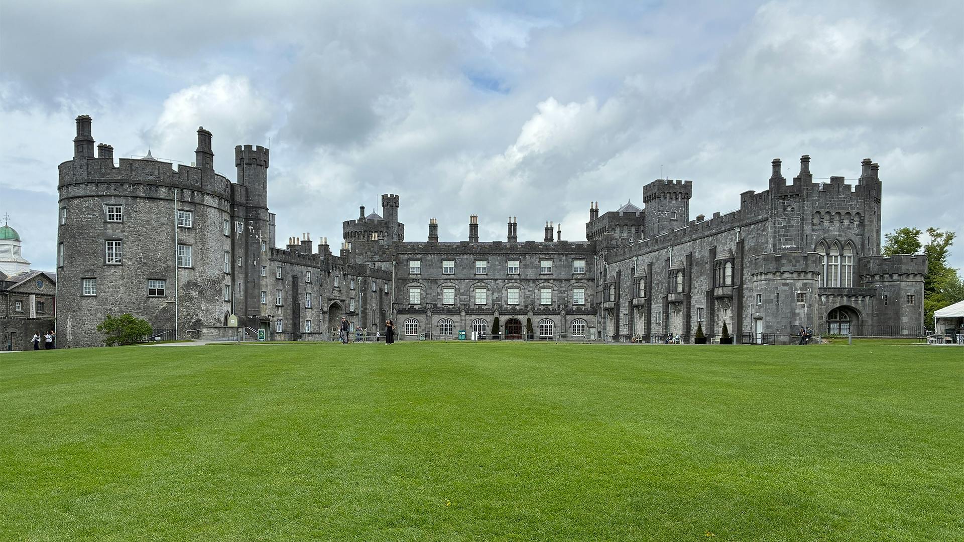 Wycieczka z przewodnikiem po średniowiecznym Kilkenny w języku hiszpańskim