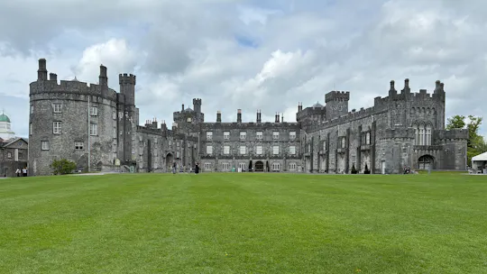Wycieczka z przewodnikiem po średniowiecznym Kilkenny w języku włoskim