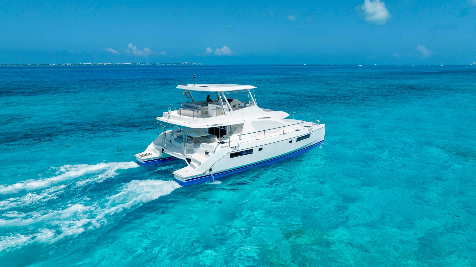 Private yacht charter in Cancun