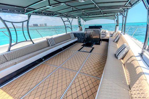 Private yacht charter in Cancun