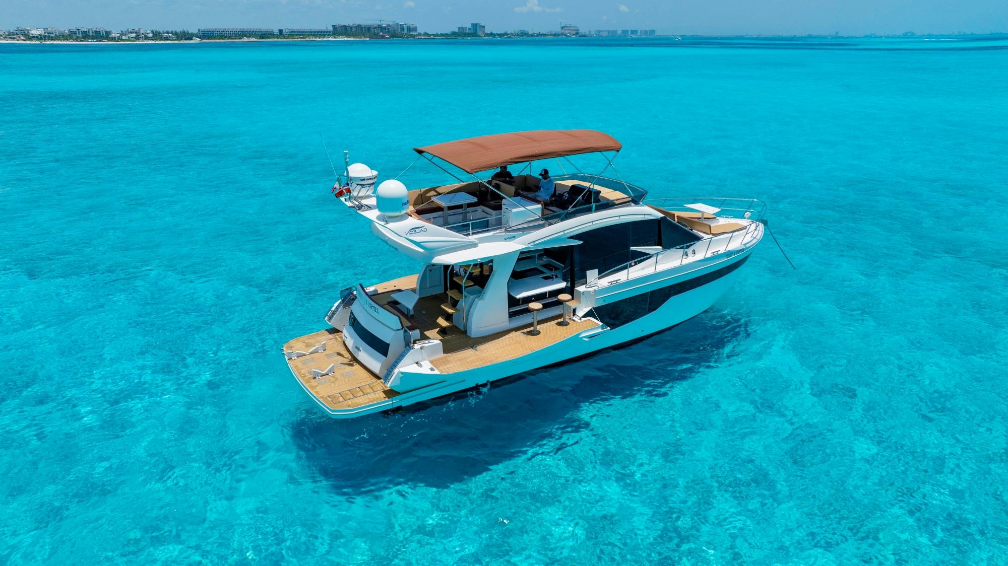 Private yacht charter in Cancun