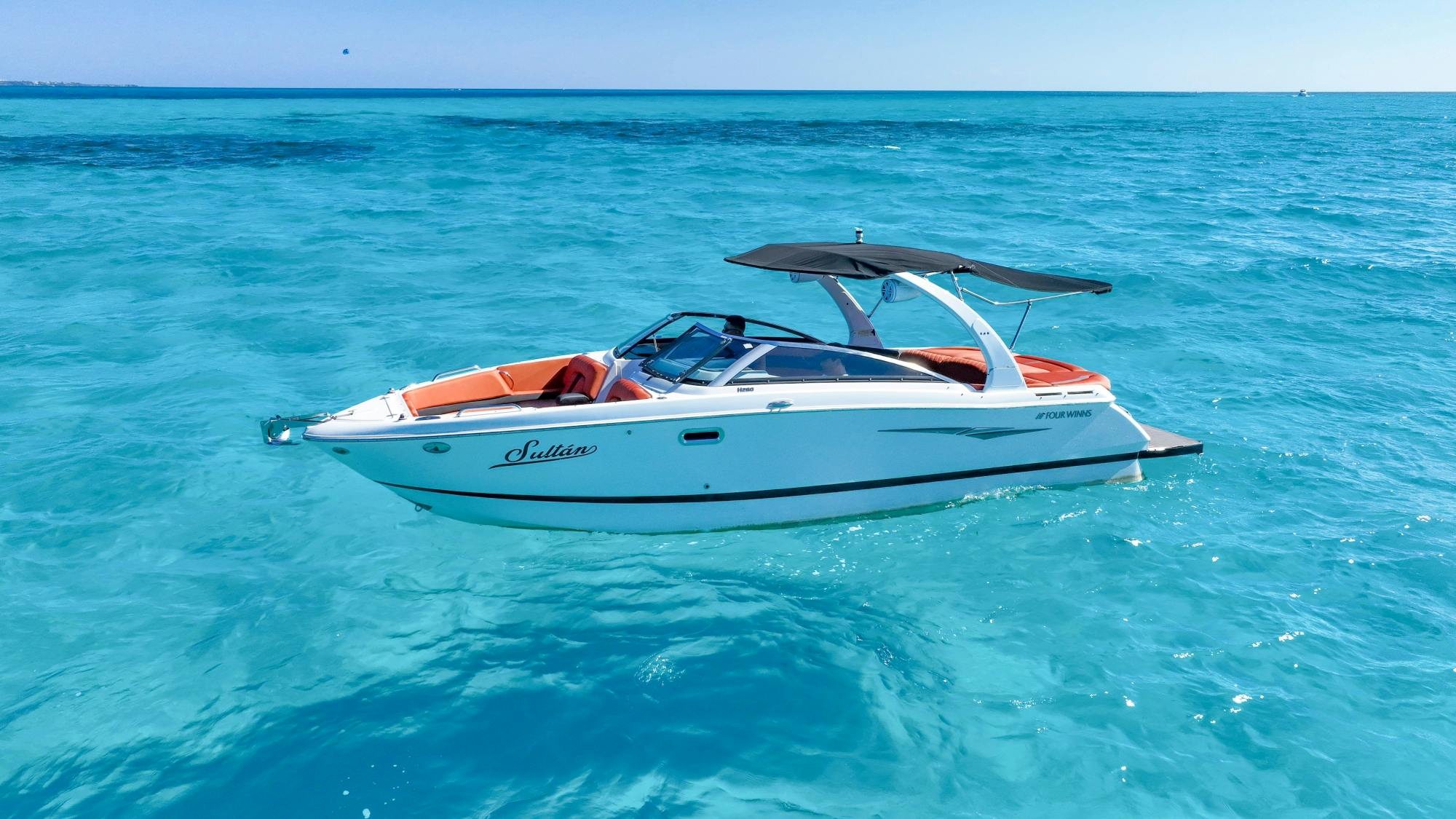 Private yacht charter in Cancun