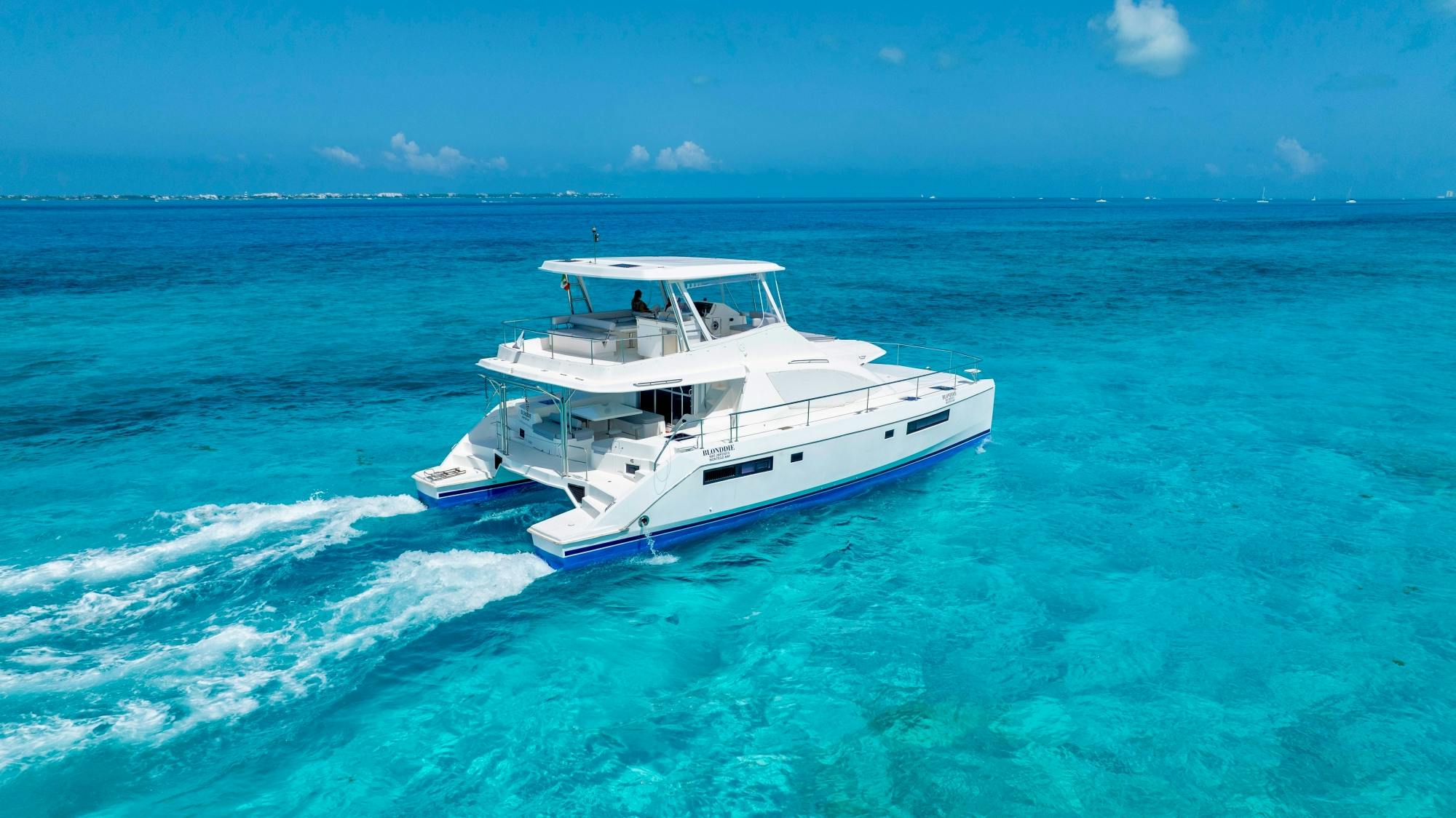 Private yacht charter in Cancun