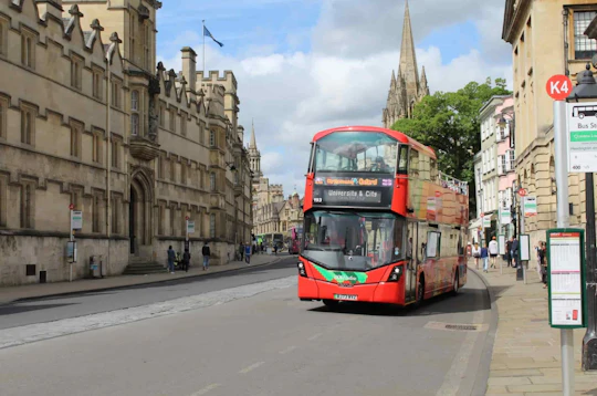 Oxford hop-on hop-off bus with Thames river cruise 24h or 48h tickets