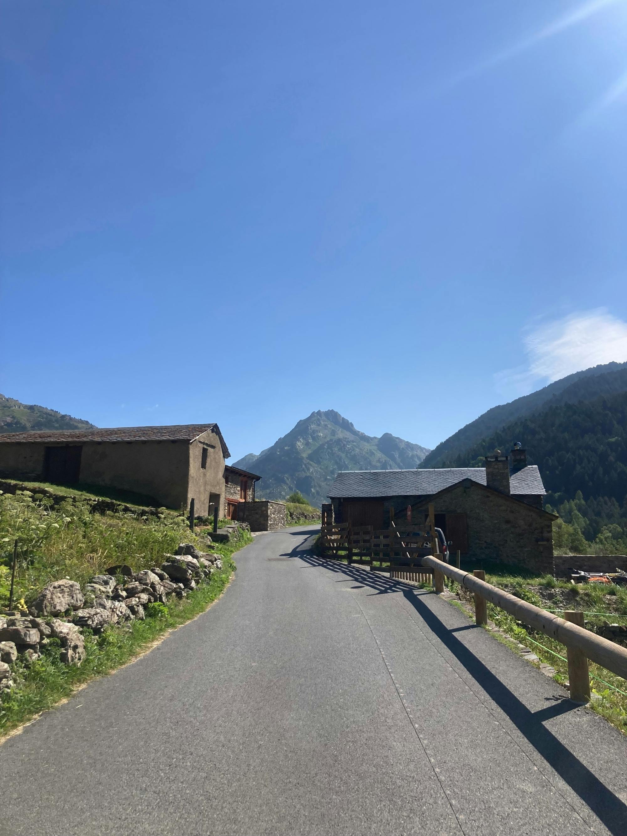 Guided e-bike adventure starting from Soldeu