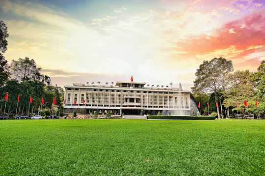 Guided tour to Independence Palace and War Remnants Museum