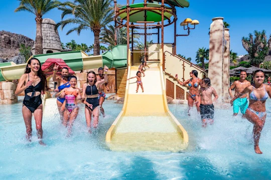 Aqualand and Palmitos Park transfer package