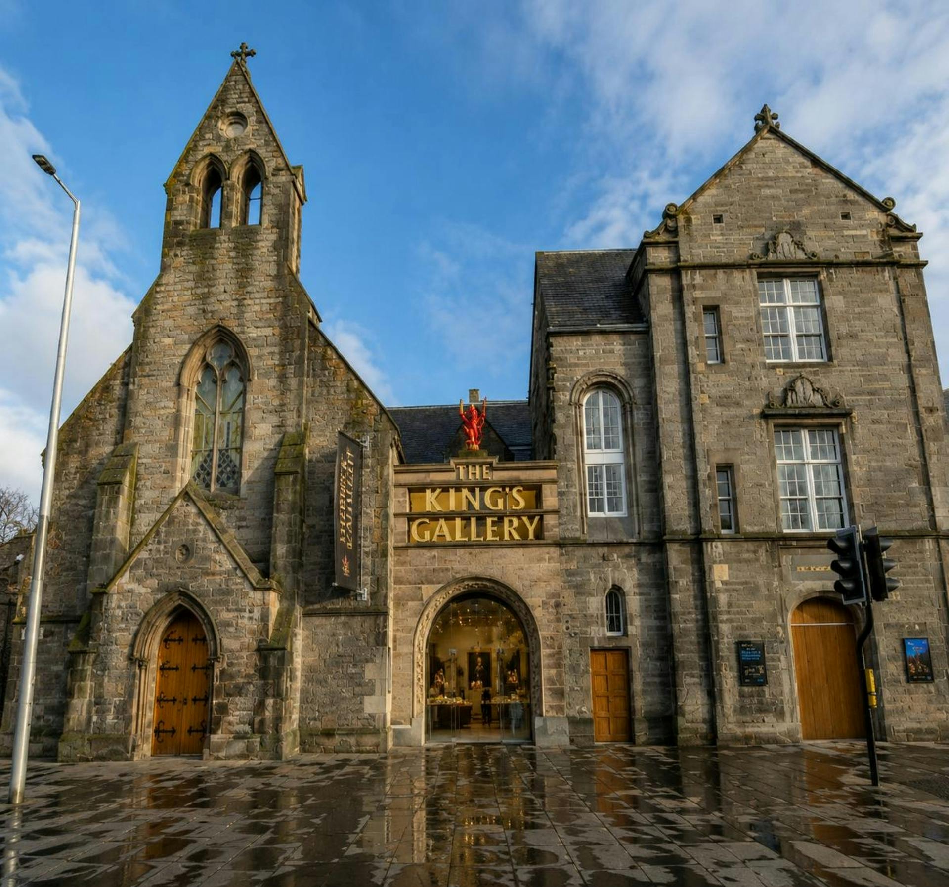 Ticket to The King's Gallery at the Palace of Holyroodhouse with eSIM