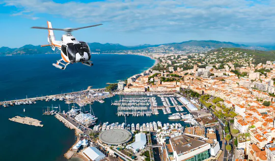 Volo in elicottero per Saint-Tropez da Monaco, Cannes o Nizza