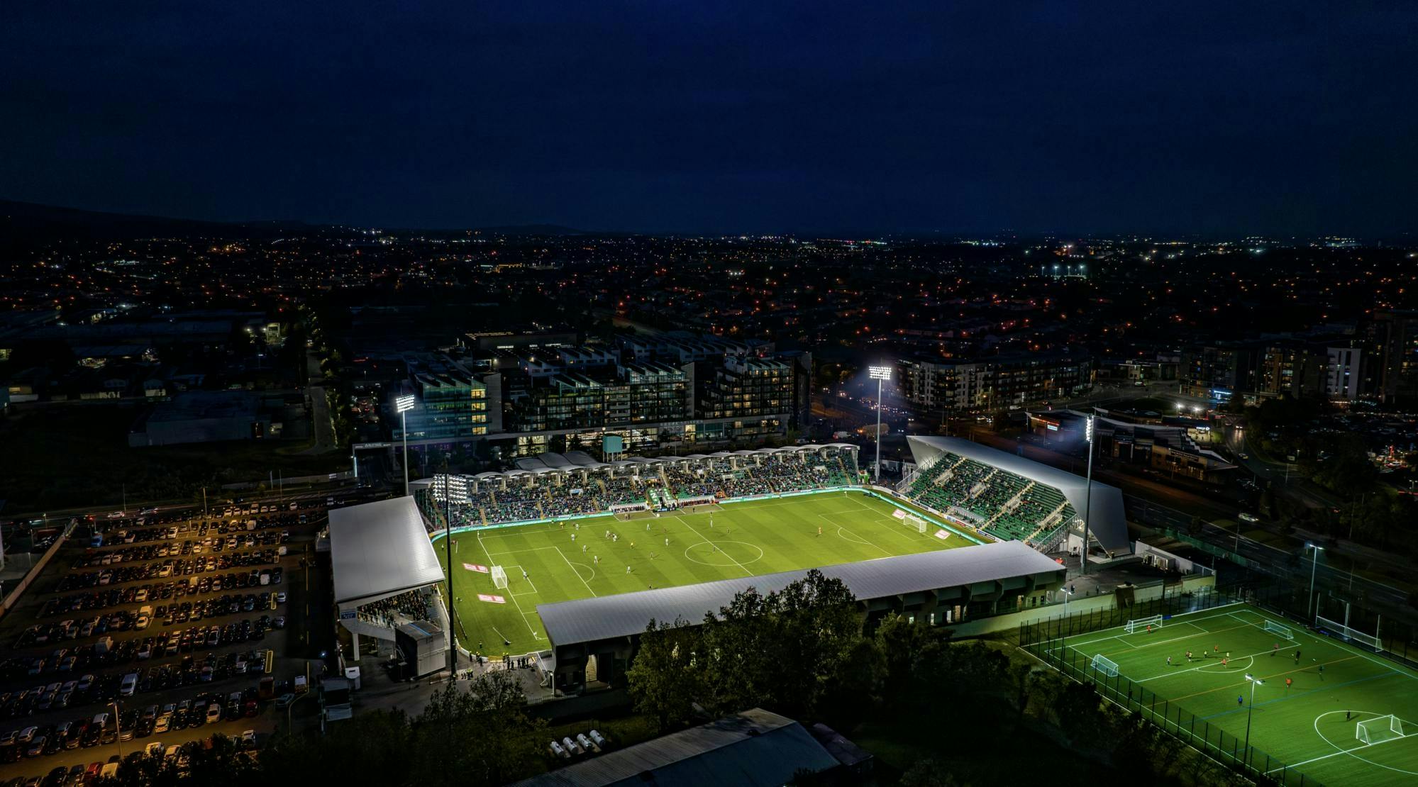 Dzień meczowy Shamrock Rovers na stadionie Tallaght z udziałem lokalnego gospodarza