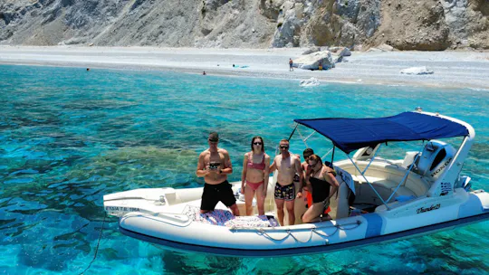 Bootsausflug zu den Blauen Höhlen und zum Strand von Limnionas ab Agiokampos