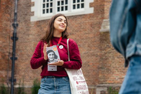 Passeio a pé em grupo reduzido por Amesterdão sobre Anne Frank e o Bairro Judeu