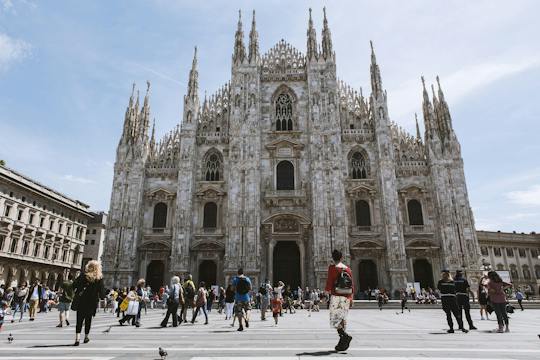 Milan self-guided audio tour app with city centre walk