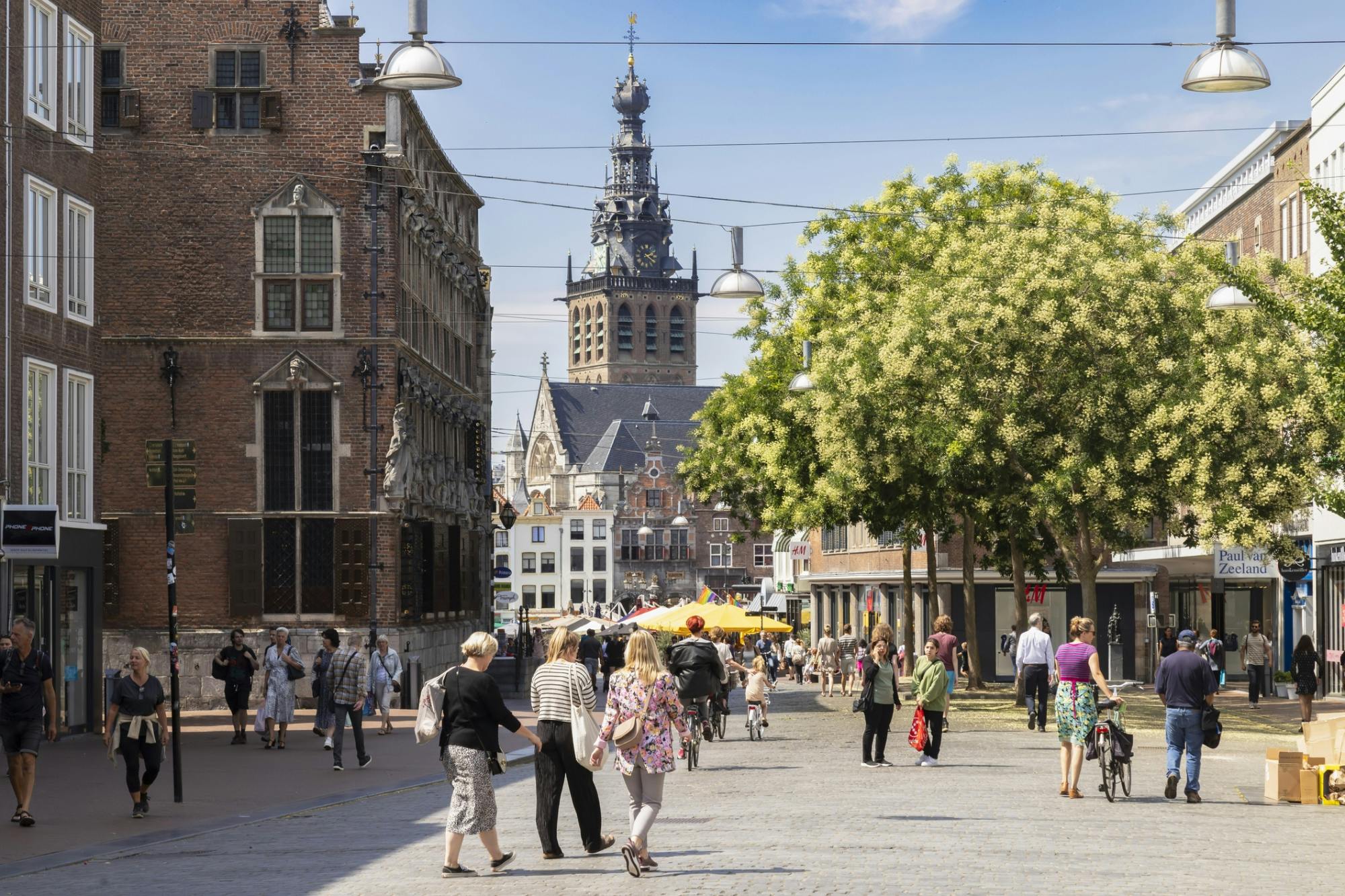 Nijmegen audio walking tour with landmarks and legends