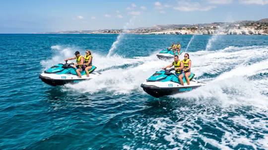 Tour guidato in moto d'acqua a Protaras con sosta per lo snorkeling