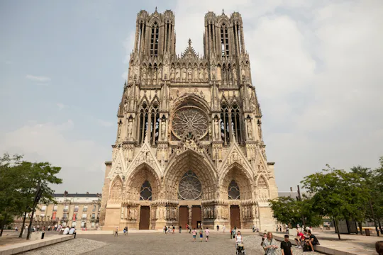 Reims audio walking tour with cathedral, basilica and royal heritage