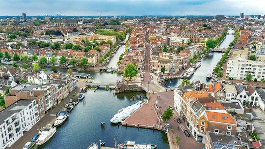Audiowandeling door Leiden langs historische bezienswaardigheden en het erfgoed langs de grachten