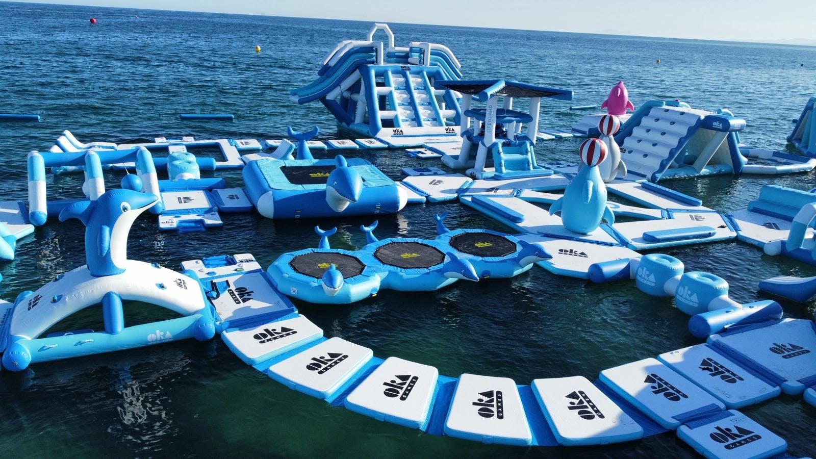 Parc aquatique gonflable Aventure dans la mer de Salou