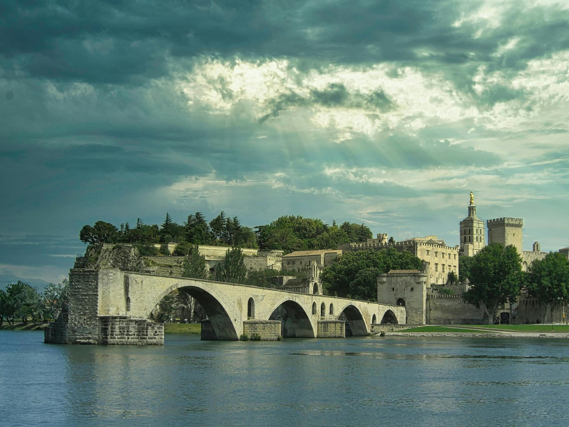 Audio-Stadtrundgang durch Avignon zu den mittelalterlichen Sehenswürdigkeiten der Stadt