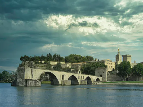 Passeio guiado áudio por Avignon, pelos locais de interesse medieval da cidade