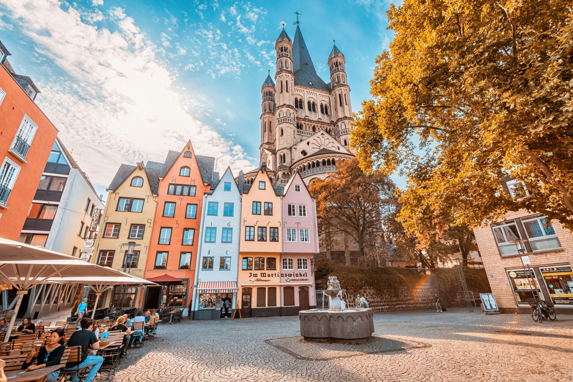 Cologne audio walking tour with cathedral, landmarks and promenade