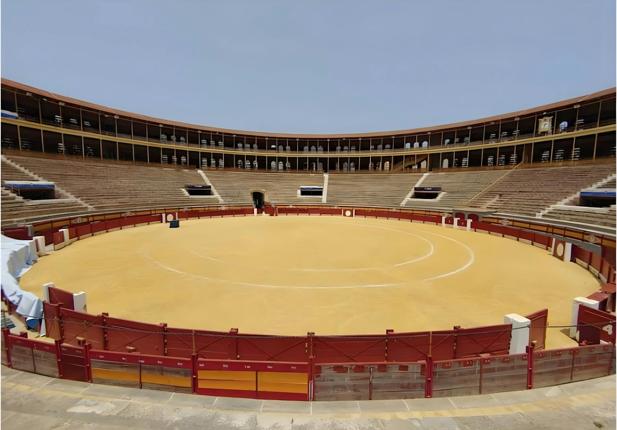 Alicante Bullring and Central Market tour with tastings