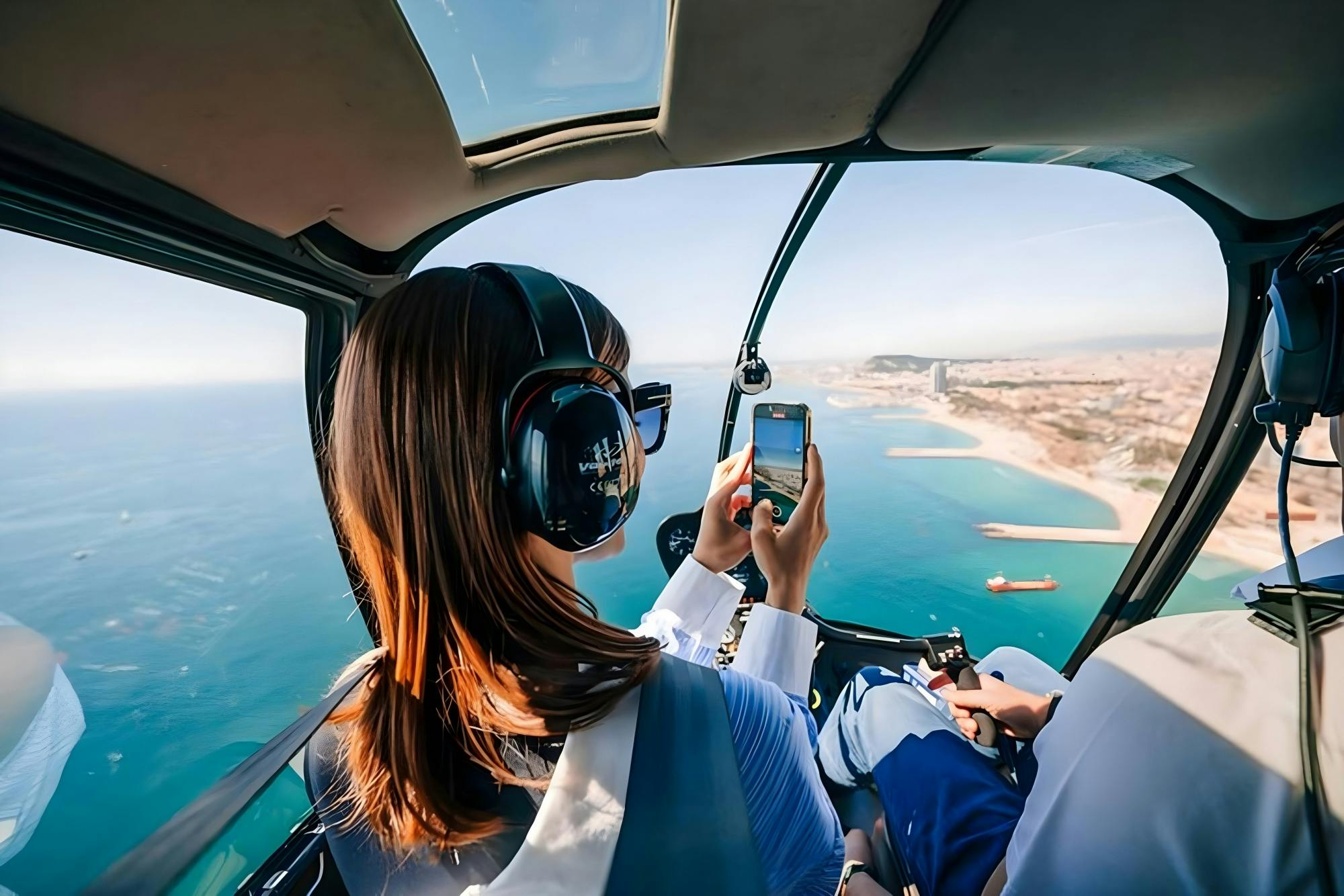20-minütiger gemeinsamer Rundflug mit dem Hubschrauber ab Nizza