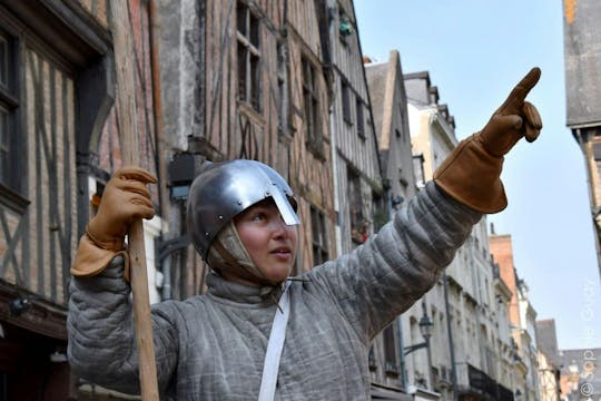 Recorrido a pie inmersivo de Medieval Tours con la hija de un cruzado