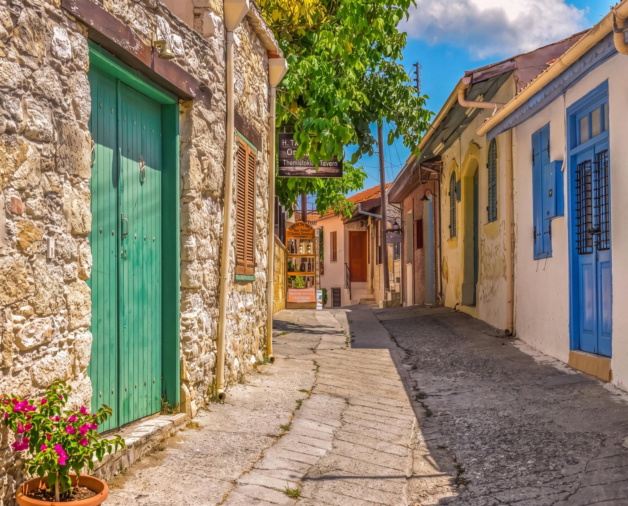 Kakopetria, Omodos and Holy Cross Monastery tour with wine-tasting