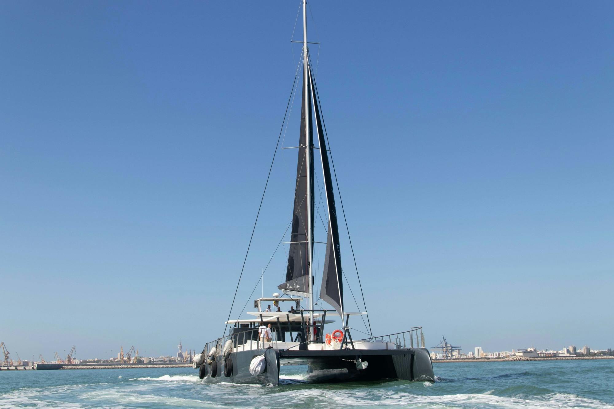Cadiz solar eclipse guided tour and catamaran cruise