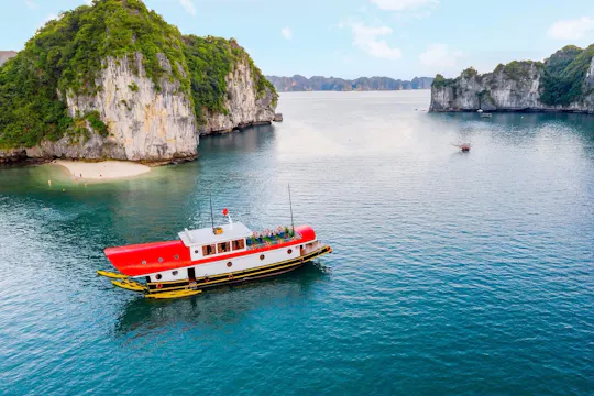 Three-day cruise of Lan Ha Bay and Ha Long Bay with two-night overnight stay