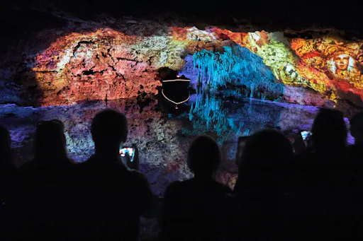 Guided tour of Hams Caves with Dinosaurland visit