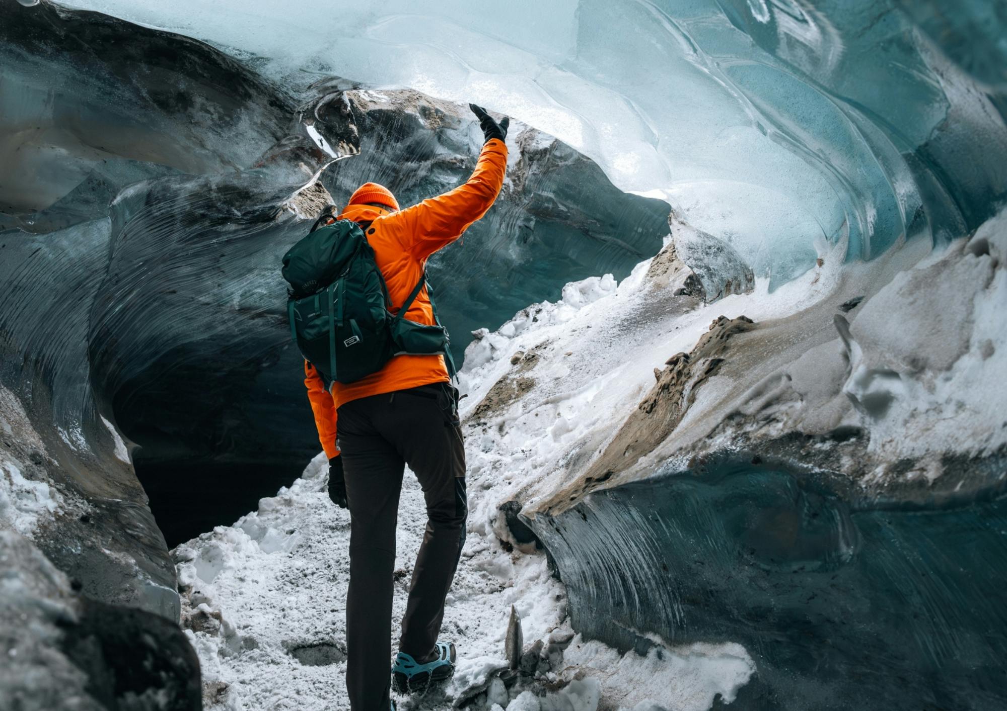 Excursión al glaciar y a la cueva de hielo en un «monster truck» desde Gullfoss