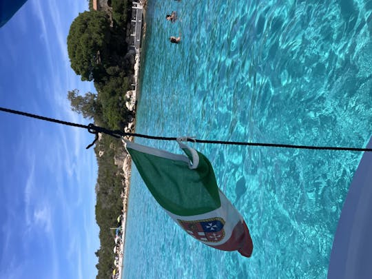 Passeio num autêntico barco gozzo da Sardenha na Costa Smeralda com aperitivo
