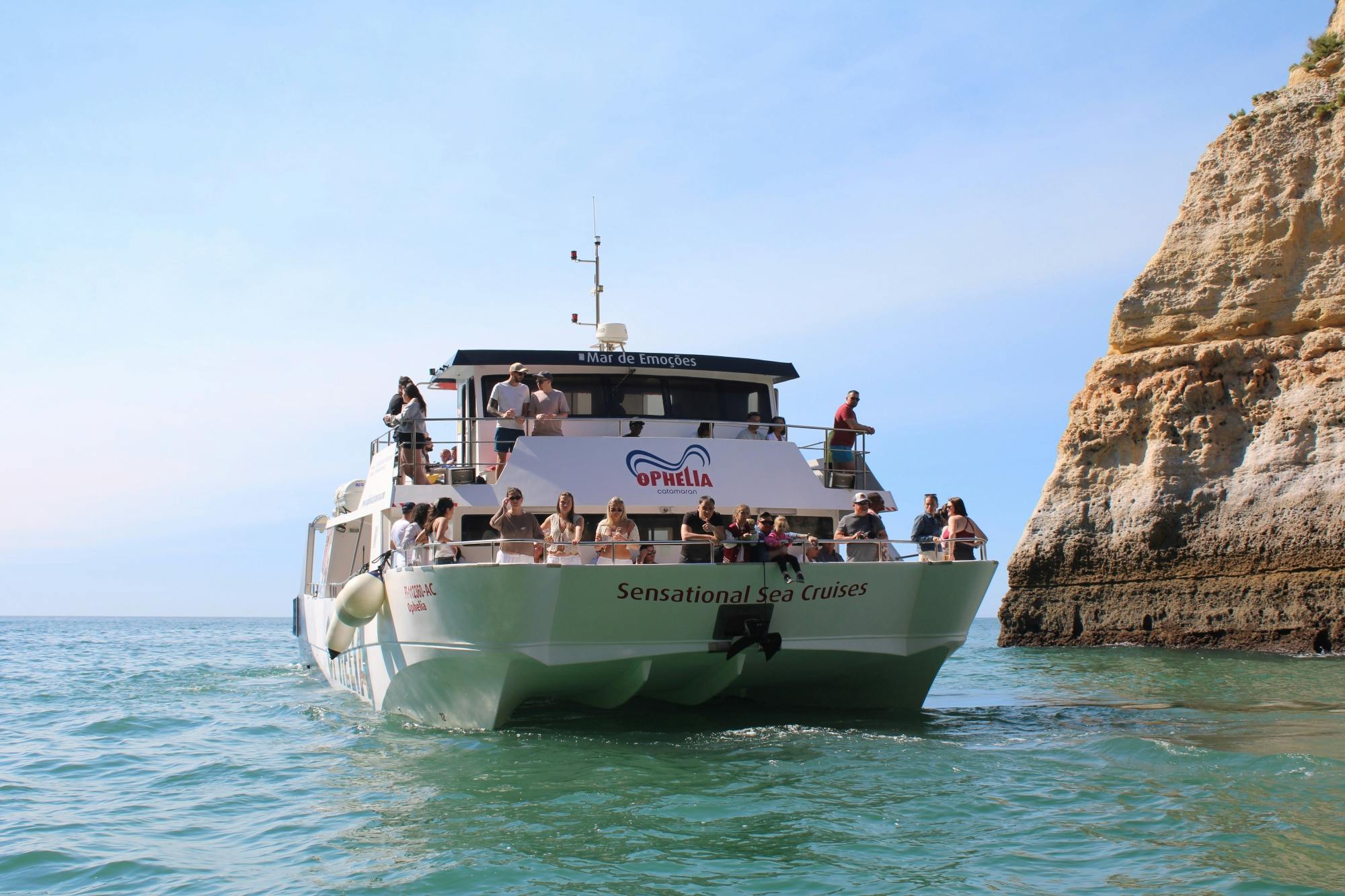 Ponta da Piedade catamaran cruise with open bar and lunch
