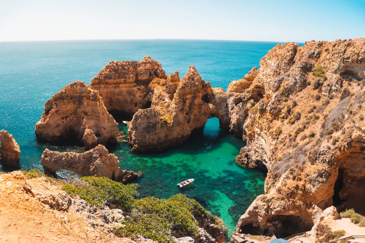 Ponta da Piedade catamaran cruise with open bar and lunch