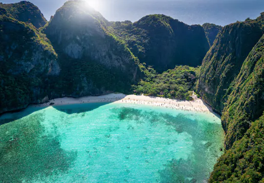 Excursão de dia inteiro às Ilhas Phi Phi a partir de Phuket, com almoço em buffet