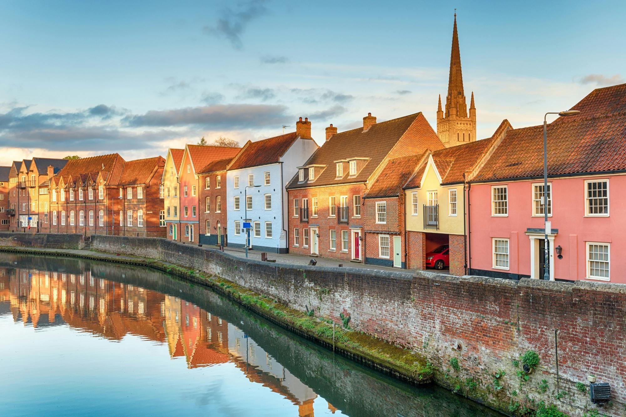 Wycieczka po Norwich w aplikacji i ekscytujące śledztwo detektywistyczne