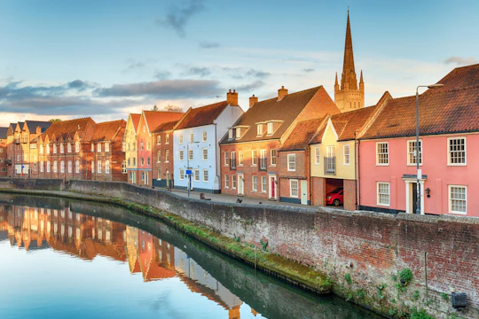 Norwich in-app tour and thrilling detective investigation