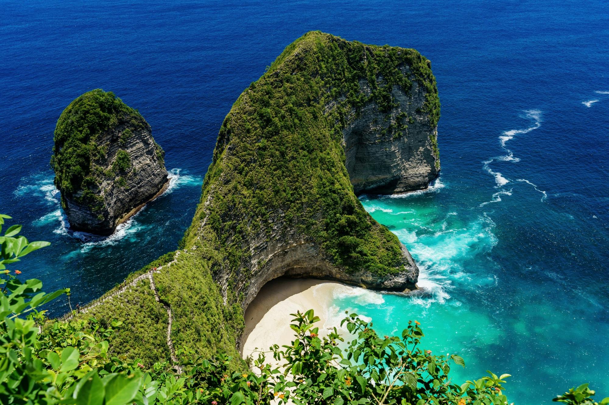 Nusa Penida island highlights with lunch and optional transfer