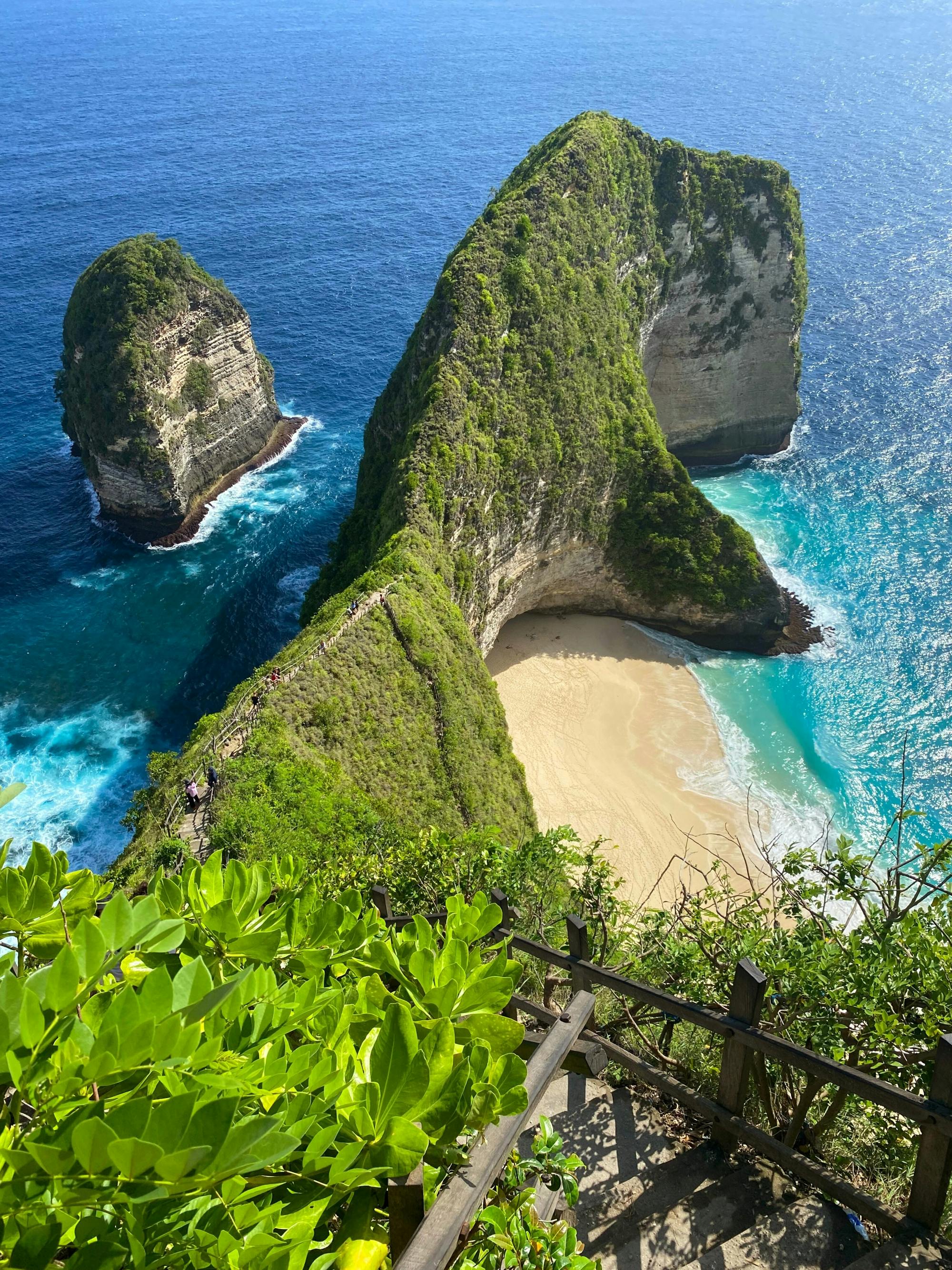 Nusa Penida island highlights with lunch and optional transfer