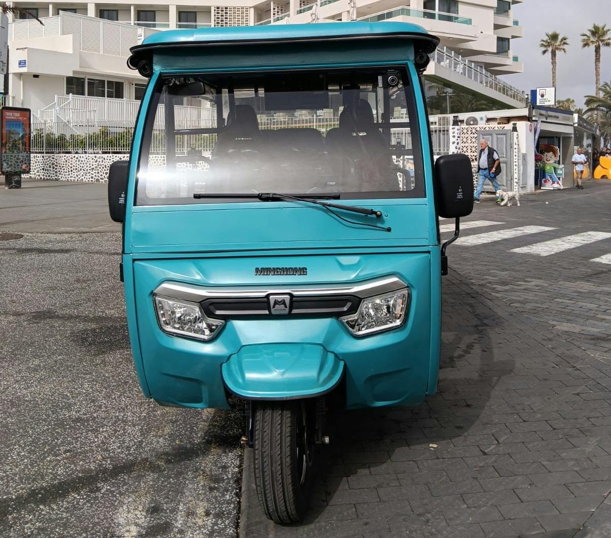 One-hour shared tuk tuk tour in Puerto de la Cruz
