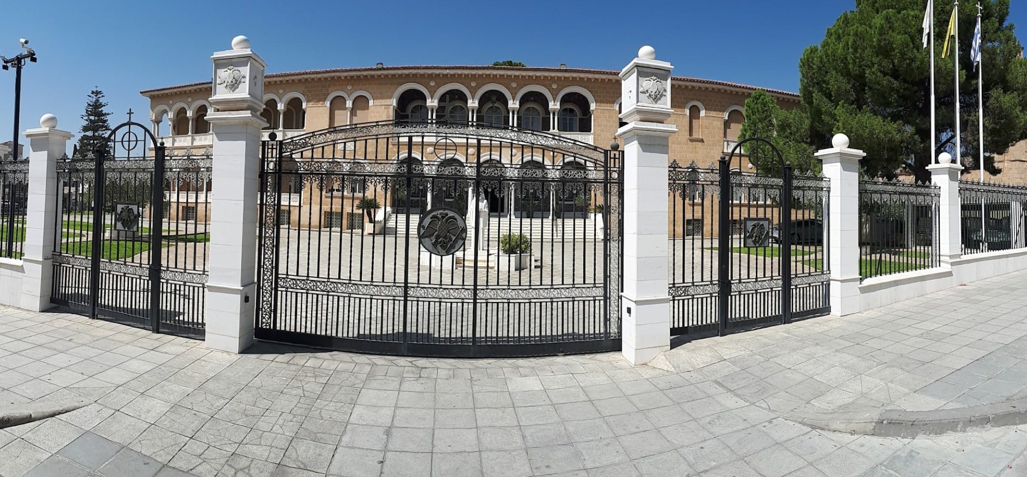 Nicosia full-day trip from Paphos with old town and green line tour