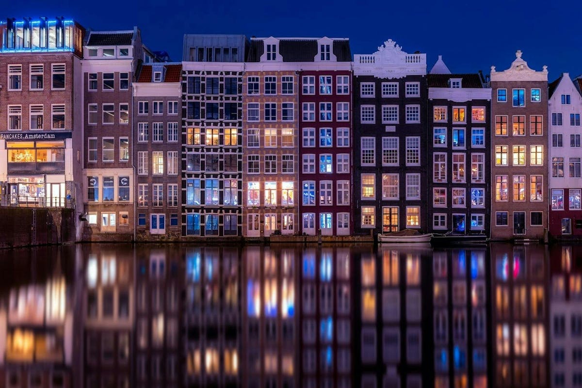 Zelfstandige audiotour door de Amsterdamse rosse buurt
