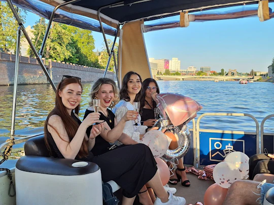 Wrocław river cruise with welcome drink and music