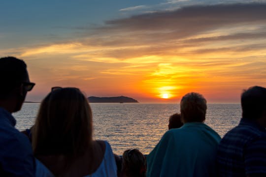 Crucero al atardecer para ver el eclipse solar en Ibiza