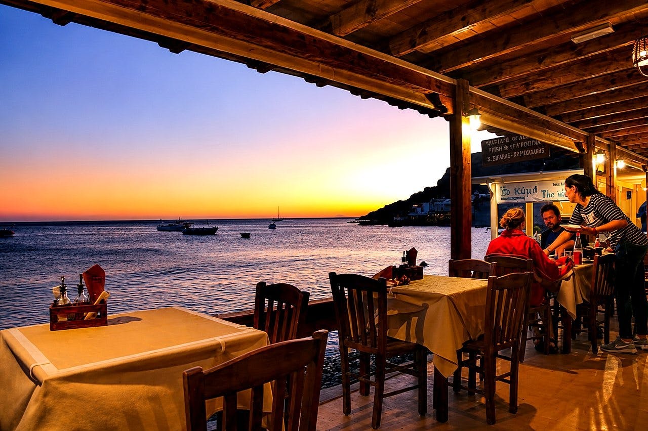 Culinaire tour langs de smaken van Santorini: eten en wijn